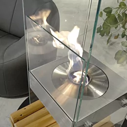 インテリアに本物の炎をお気軽に バイオエタノール暖炉「エコスマートファイヤー」

寒さもますます増して行く中、いかがお過ごしでしょうか。今年...