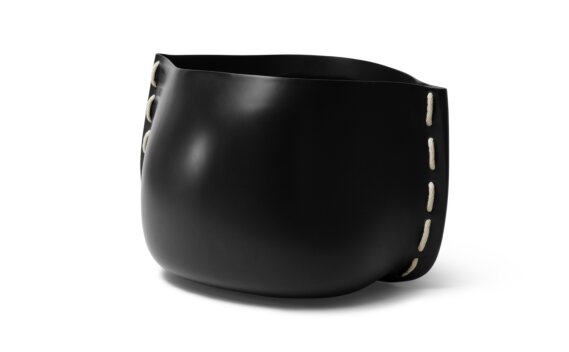 Stitch 125 Planter - Graphite / White by Blinde Design
